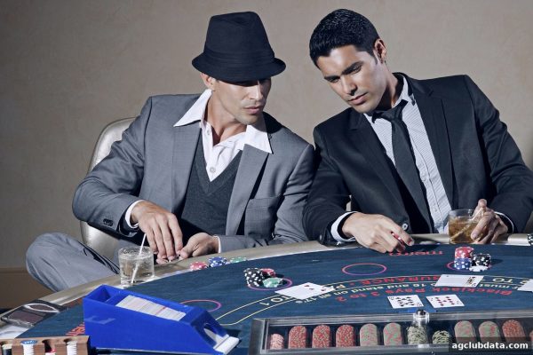 ag电子俱乐部牛牛棋牌攻略：规则详解、返水策略与实战技巧