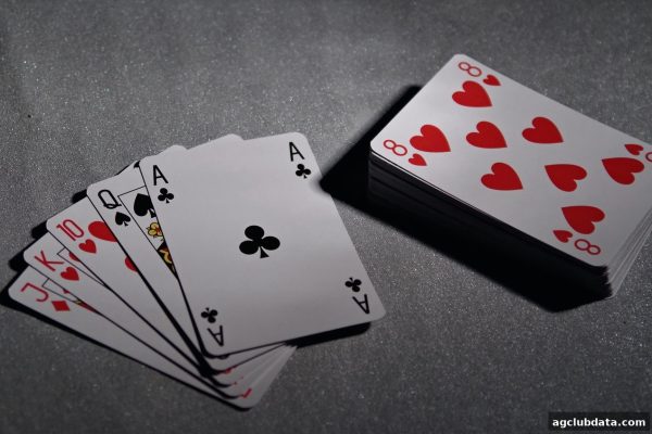 深度解析推牌九：ag电子俱乐部教你基础规则与牌型辨识技巧
